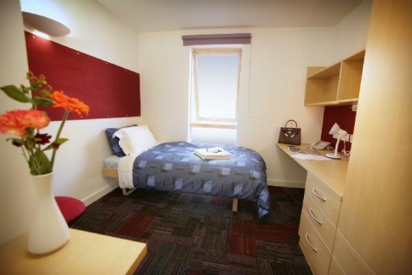 Accommodation Northfields - bedroom.JPG